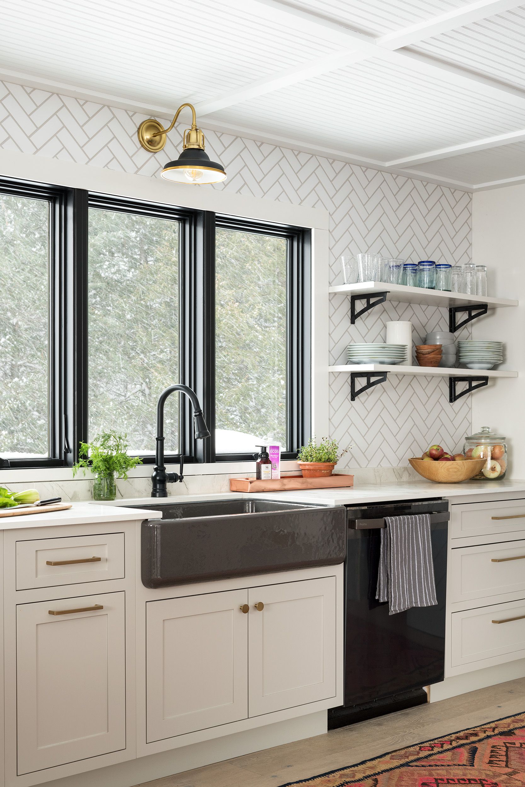 herringbone tile kitchen